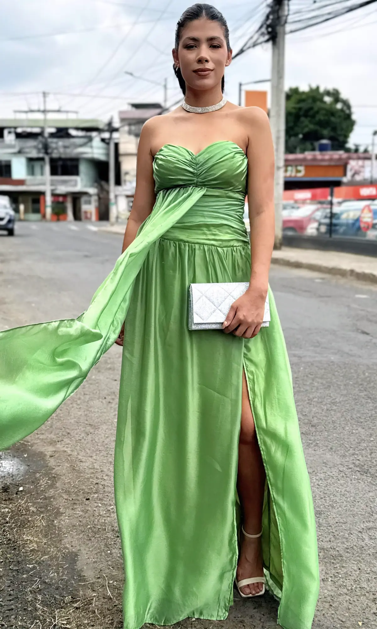 Vestido Largo Satinado Abertura