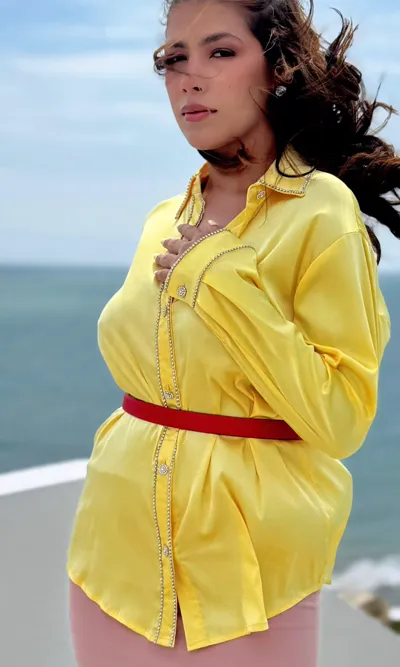 Camisa con Pedrería