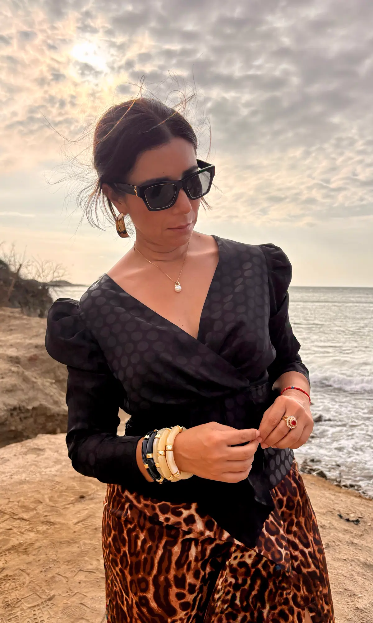 Blusa Lunares Cruzada con Peplum