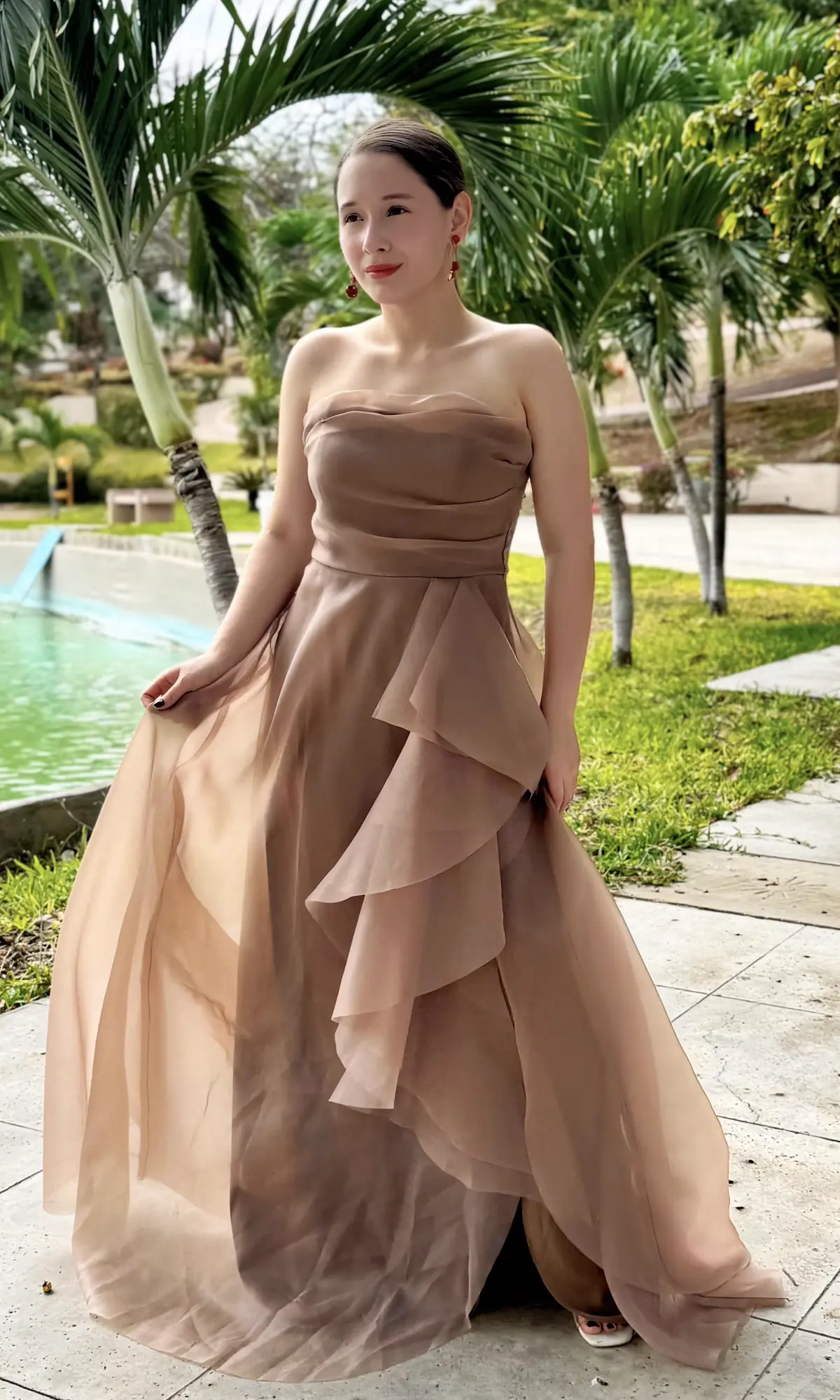 Vestido Strapless Volantes