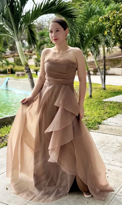 Vestido Strapless Volantes