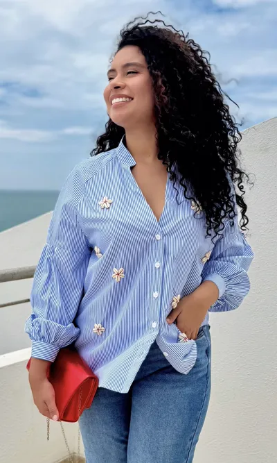Blusa Rayas Flores Aplicadas