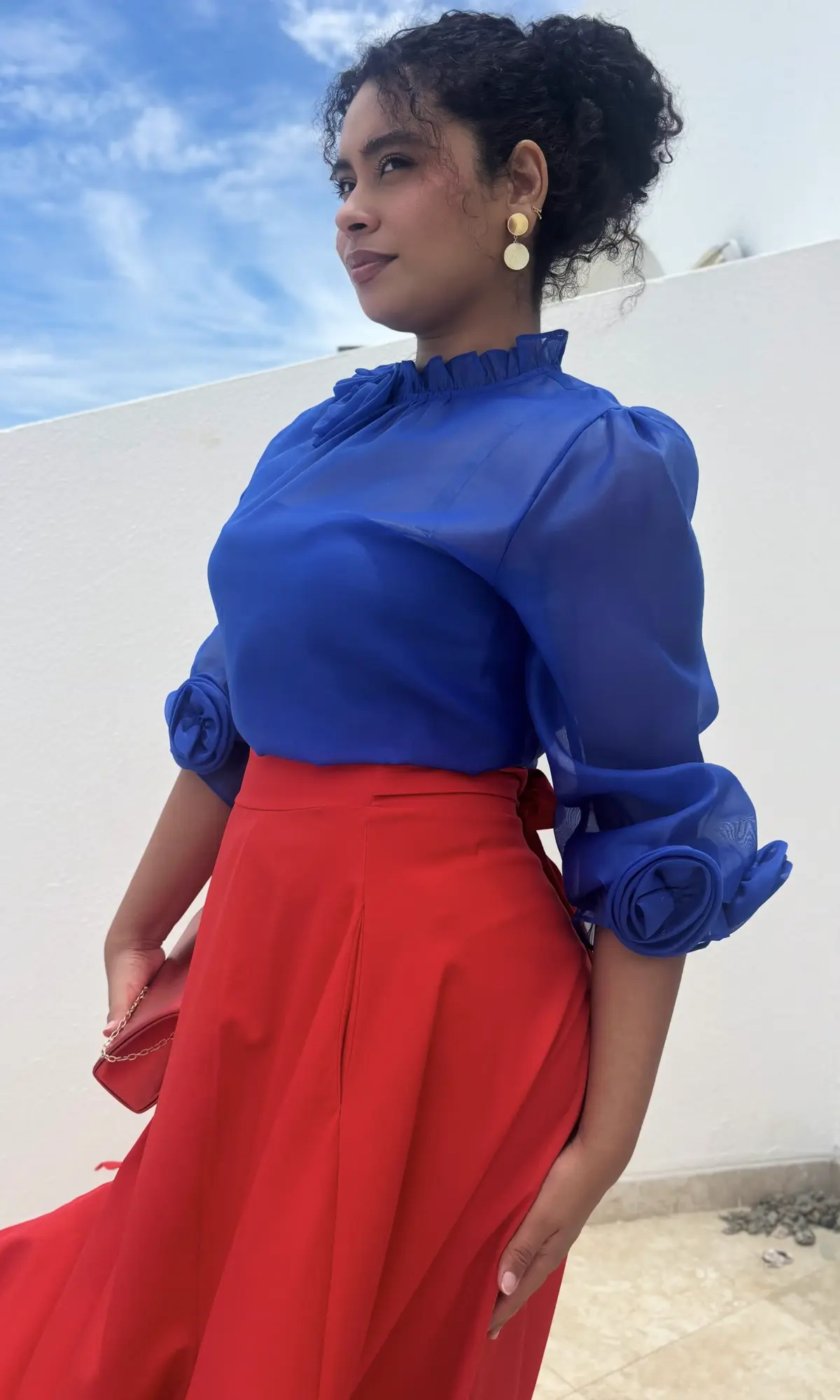 Blusa Rosetas Cuello Alto