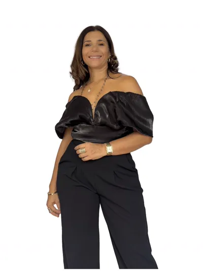 Blusa Negra Satinada Hombros